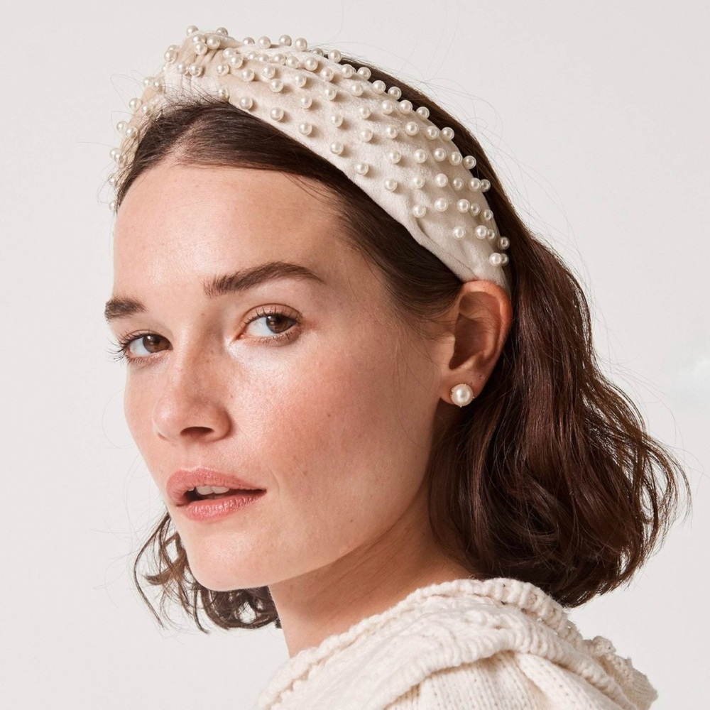 Lele Sadoughi ♡ Ivory Pearl Velvet Knotted Headband - Picture 4 of 4
